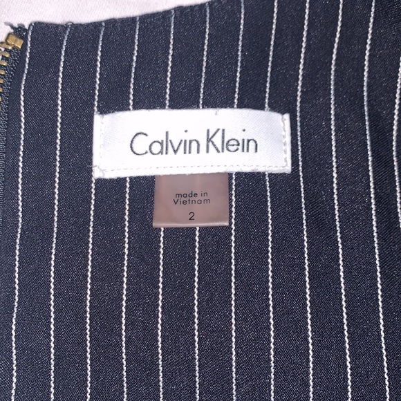 CALVIN KLIEN BLACK AND WHITE PINSTRIPE SLEEVELESS CAREER DRESS - Picture 5 of 6